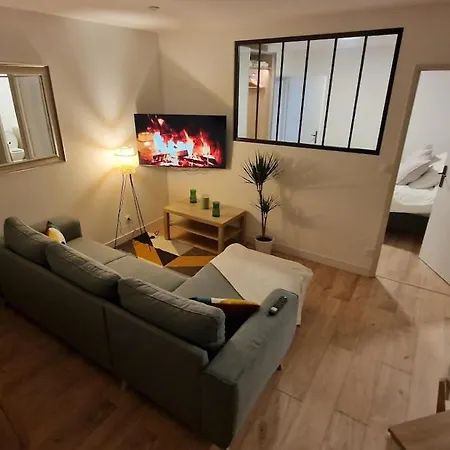 Apartment , Bordeaux Airport *